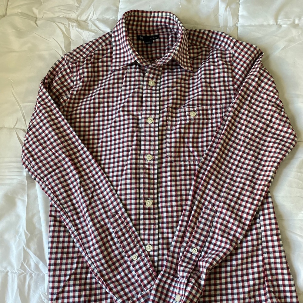 Red and navy Gap flannel button down LIKE NEW